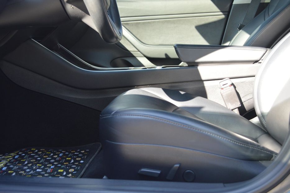 Продам Tesla Model 3 Dual Motor Long Range 2018 года в Одессе