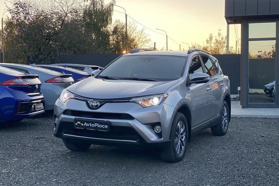 Продам Toyota Rav 4 2017 года в Луцке