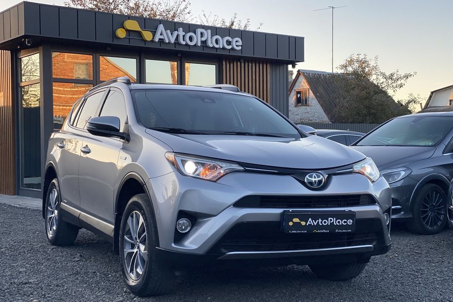 Продам Toyota Rav 4 2017 года в Луцке