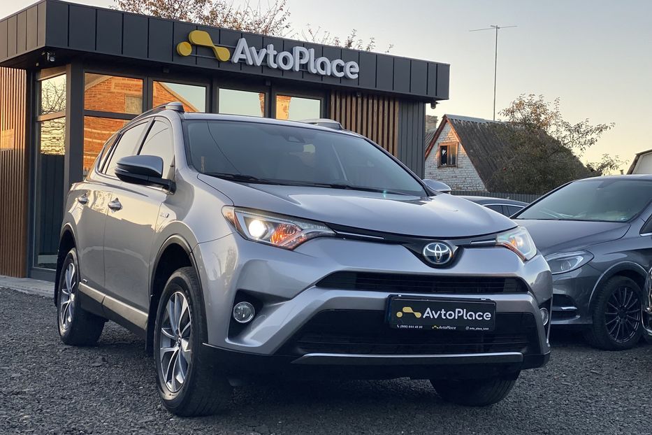 Продам Toyota Rav 4 2017 года в Луцке