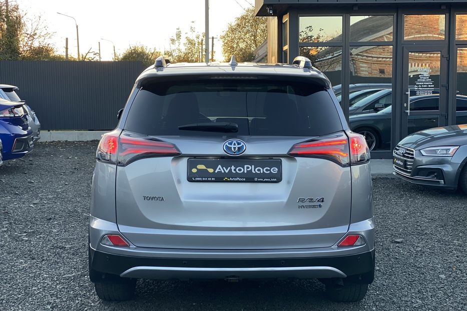 Продам Toyota Rav 4 2017 года в Луцке