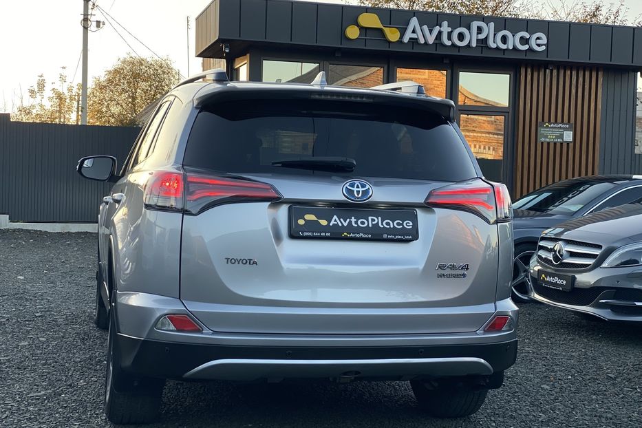 Продам Toyota Rav 4 2017 года в Луцке