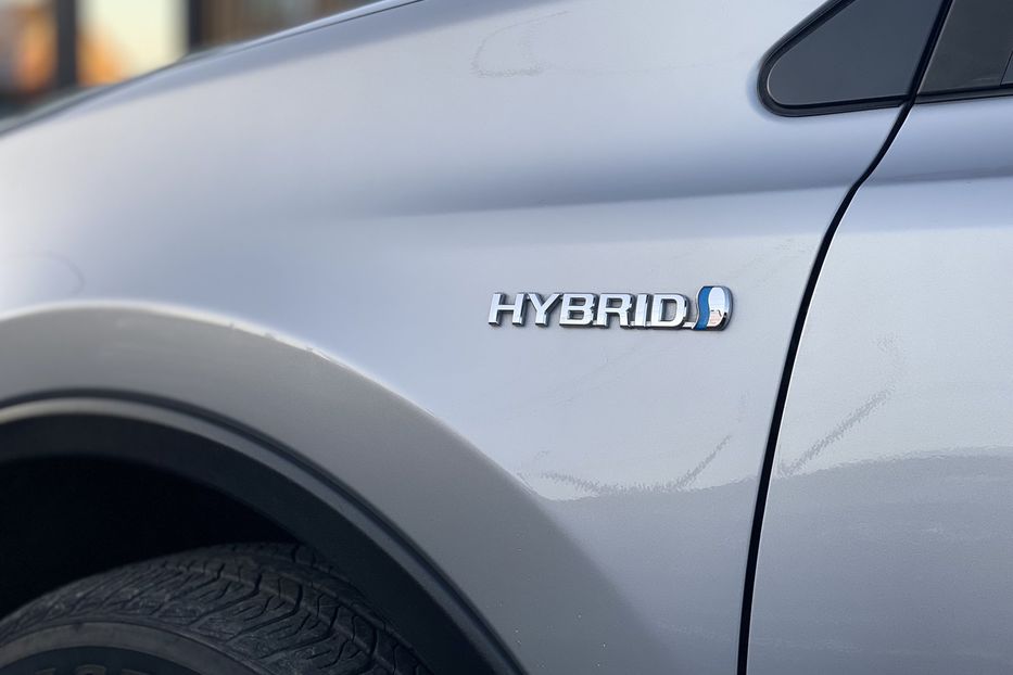 Продам Toyota Rav 4 2017 года в Луцке