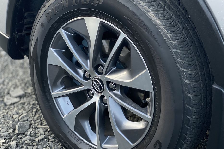 Продам Toyota Rav 4 2017 года в Луцке