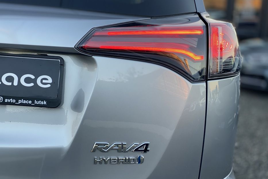 Продам Toyota Rav 4 2017 года в Луцке