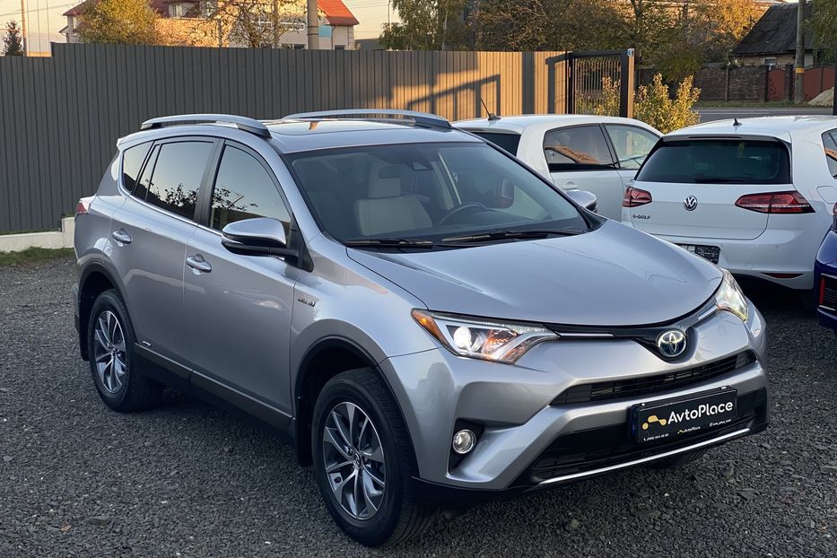 Продам Toyota Rav 4 2017 года в Луцке