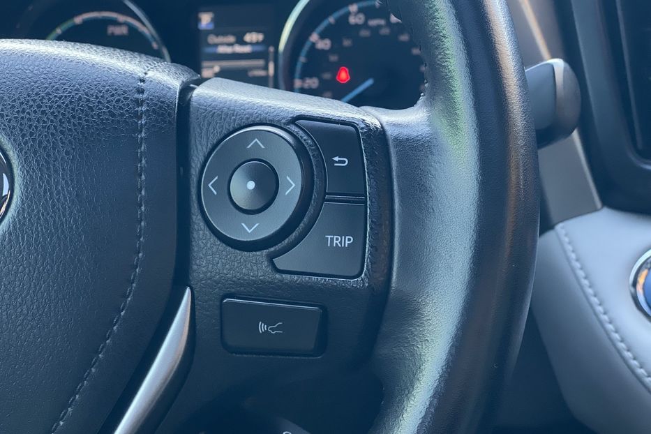 Продам Toyota Rav 4 2017 года в Луцке