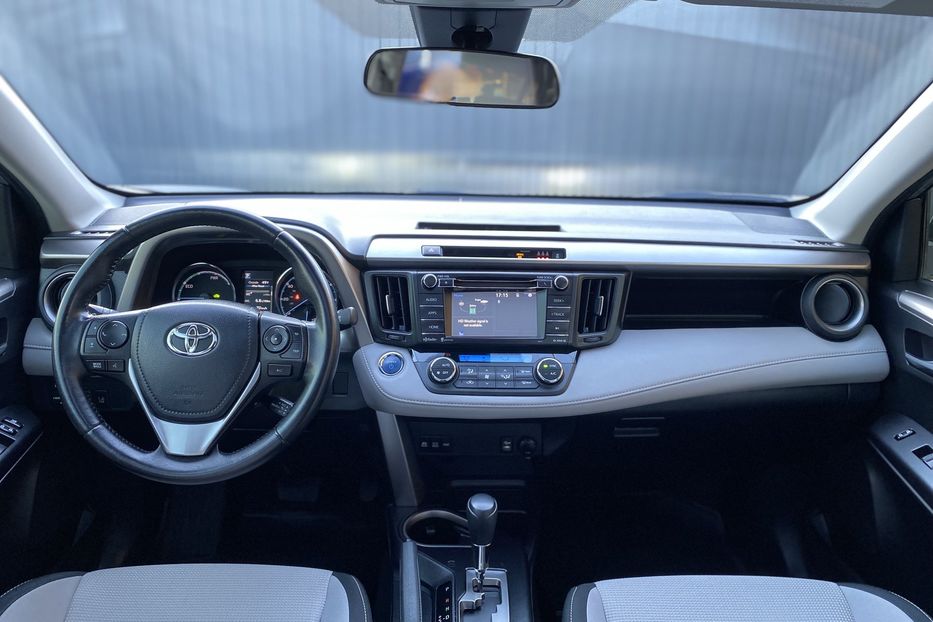 Продам Toyota Rav 4 2017 года в Луцке