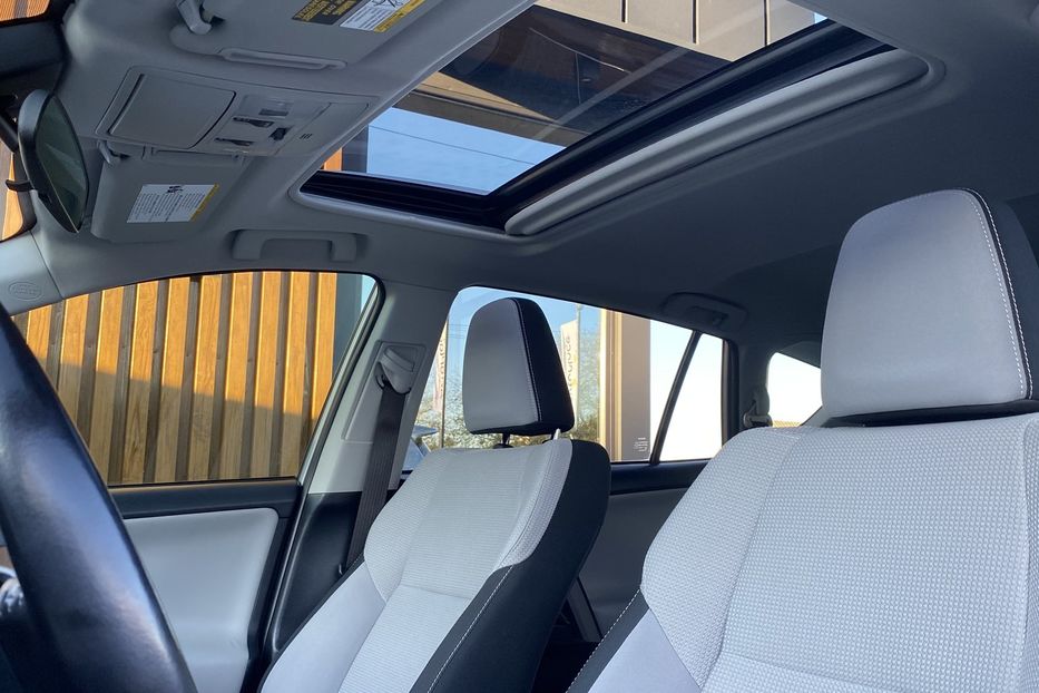 Продам Toyota Rav 4 2017 года в Луцке