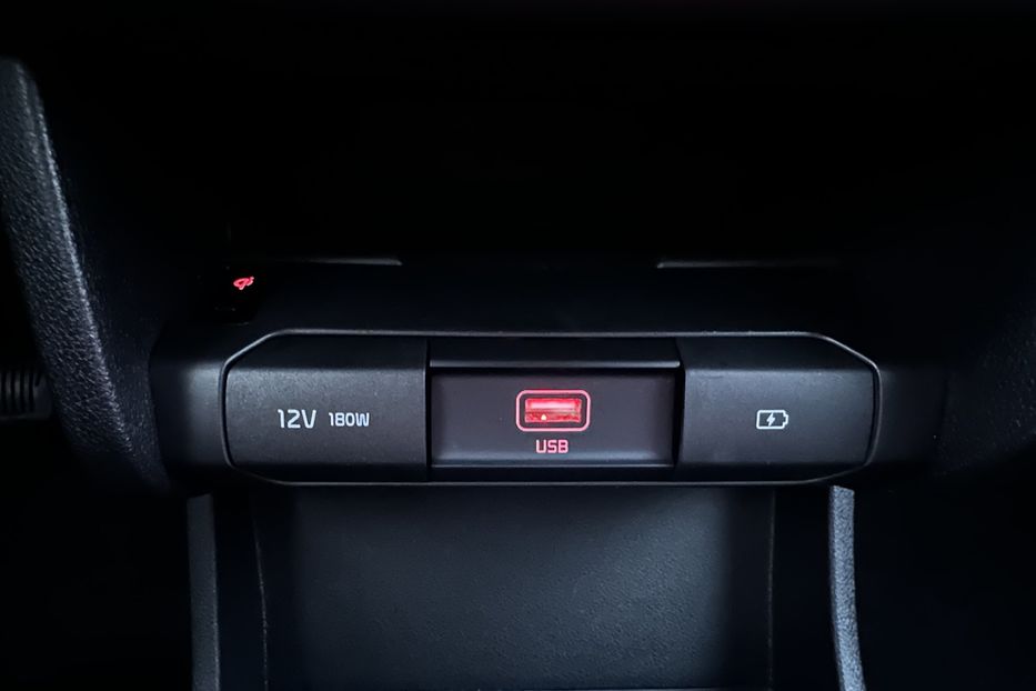 Продам Kia Niro 64кВт Макс.комплектація! 2020 года в Львове