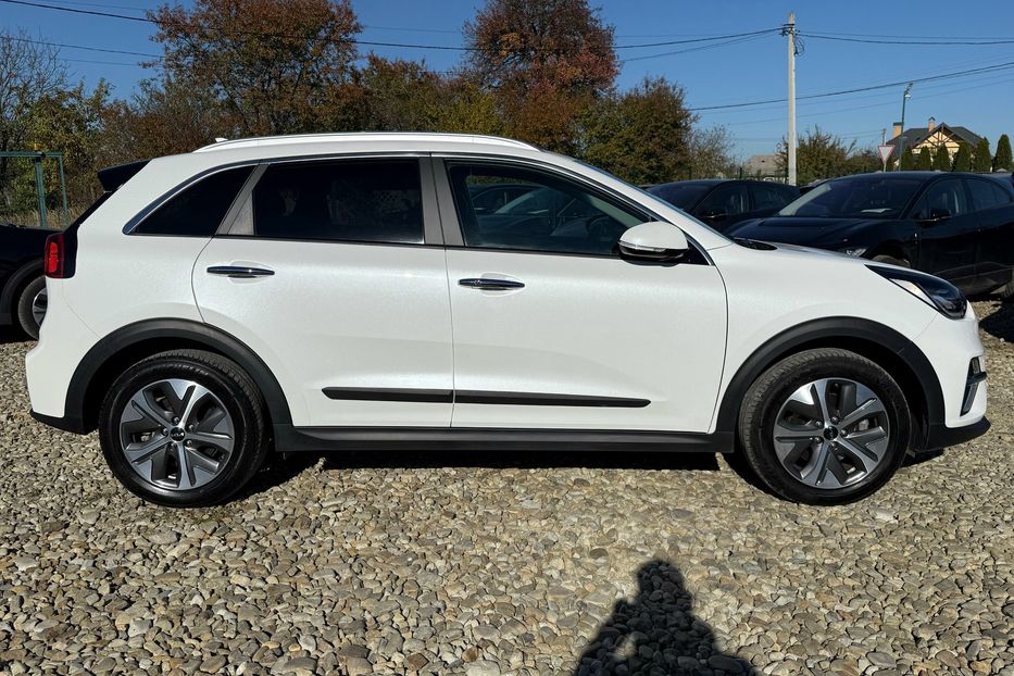 Продам Kia Niro 64кВтТепловийПідгрвсидінькерма 2022 года в Львове