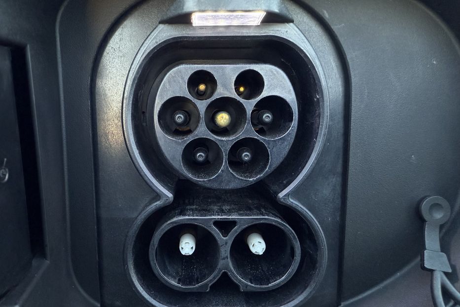 Продам Kia Niro 64кВтТепловийПідгрвсидінькерма 2022 года в Львове