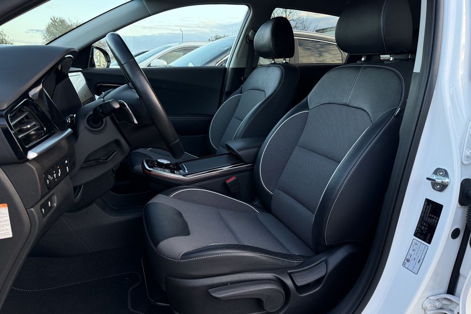 Продам Kia Niro 64кВтТепловийПідгрвсидінькерма 2022 года в Львове