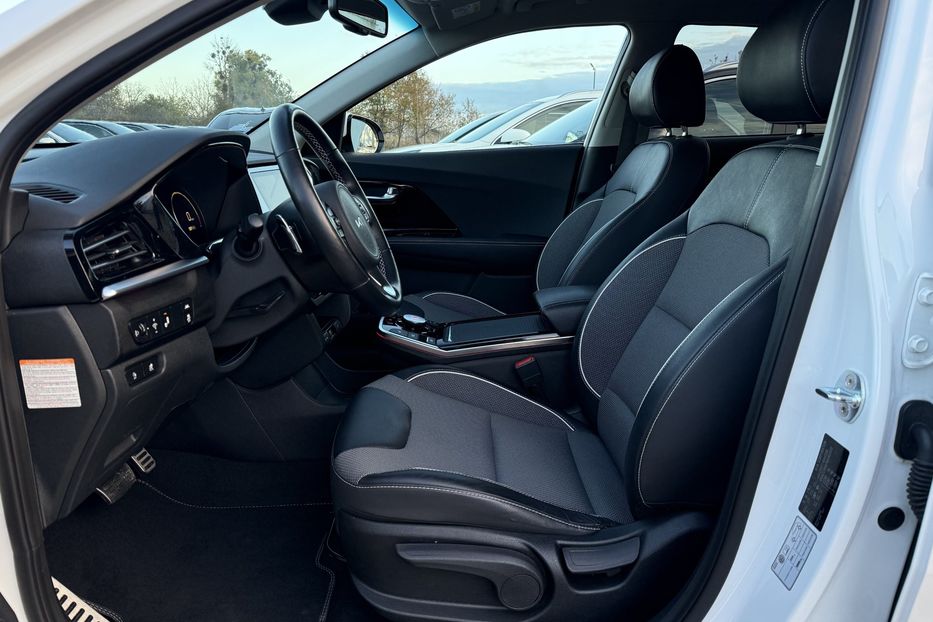 Продам Kia Niro 64кВтТепловийПідгрвсидінькерма 2022 года в Львове