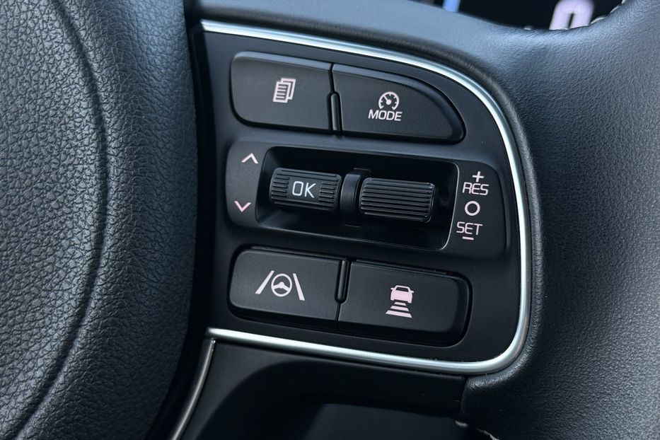 Продам Kia Niro 64кВтТепловийПідгрвсидінькерма 2022 года в Львове