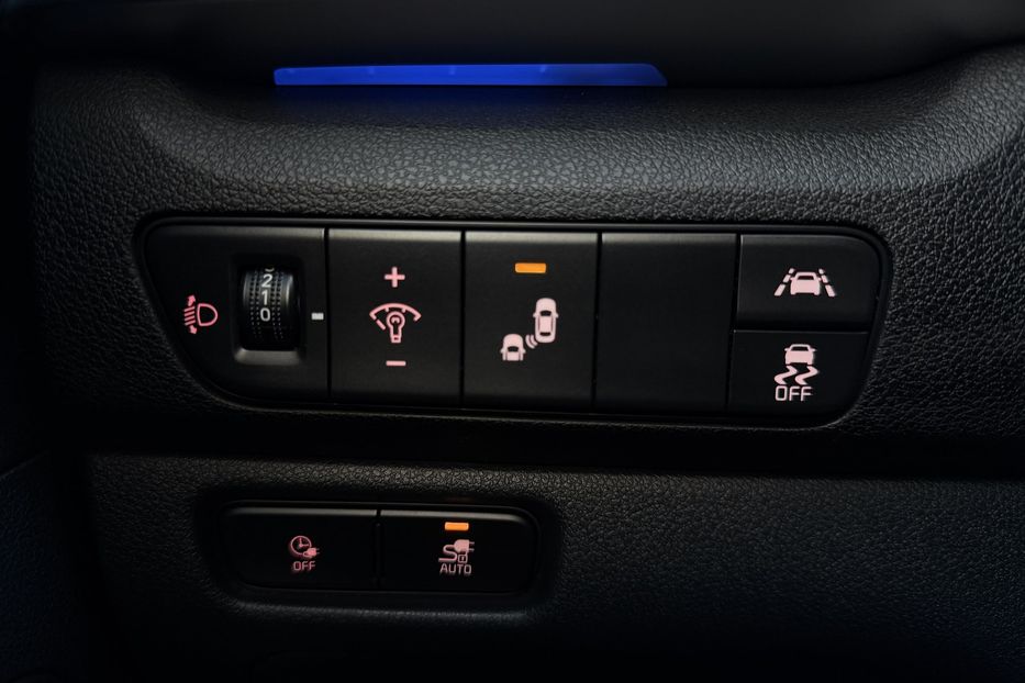 Продам Kia Niro 64кВтТепловийПідгрвсидінькерма 2022 года в Львове