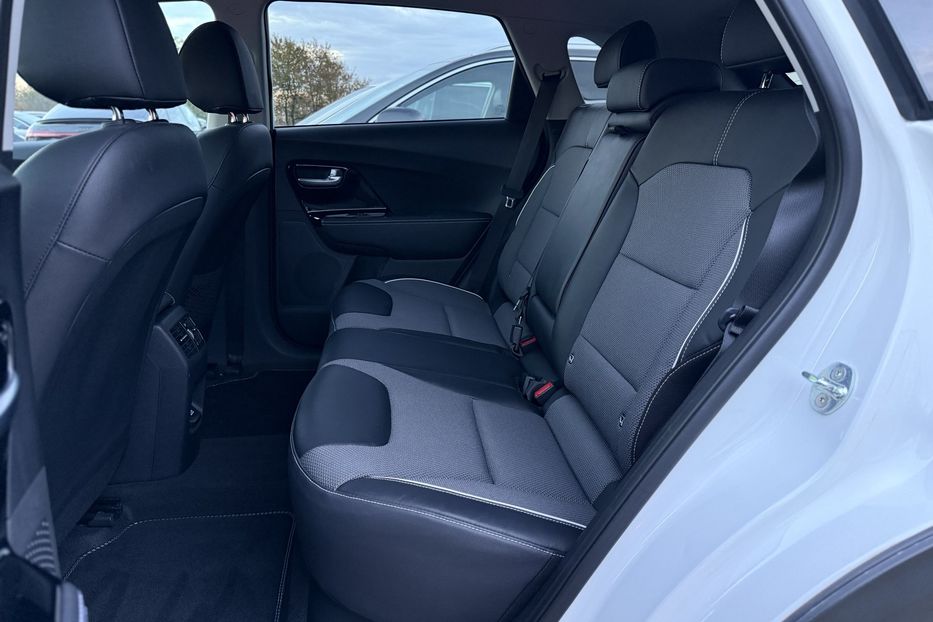 Продам Kia Niro 64кВтТепловийПідгрвсидінькерма 2022 года в Львове