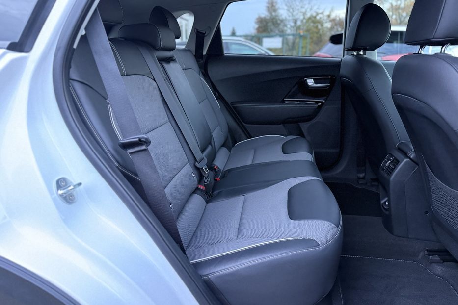 Продам Kia Niro 64кВтТепловийПідгрвсидінькерма 2022 года в Львове