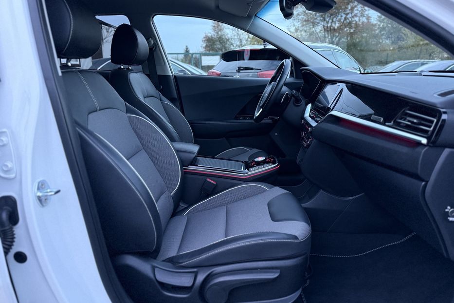 Продам Kia Niro 64кВтТепловийПідгрвсидінькерма 2022 года в Львове
