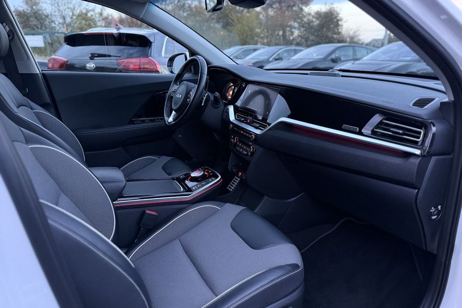Продам Kia Niro 64кВтТепловийПідгрвсидінькерма 2022 года в Львове