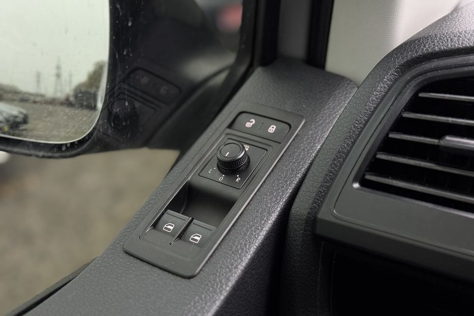 Продам Volkswagen T6 (Transporter) груз KOMIS 2016 года в г. Умань, Черкасская область