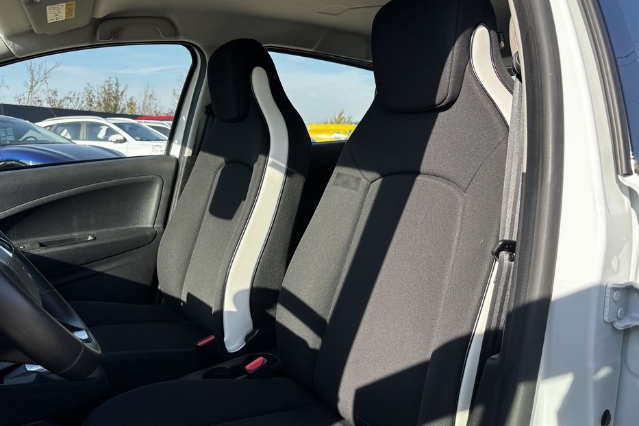 Продам Renault Zoe 51квт авто у Львові  2020 года в Львове