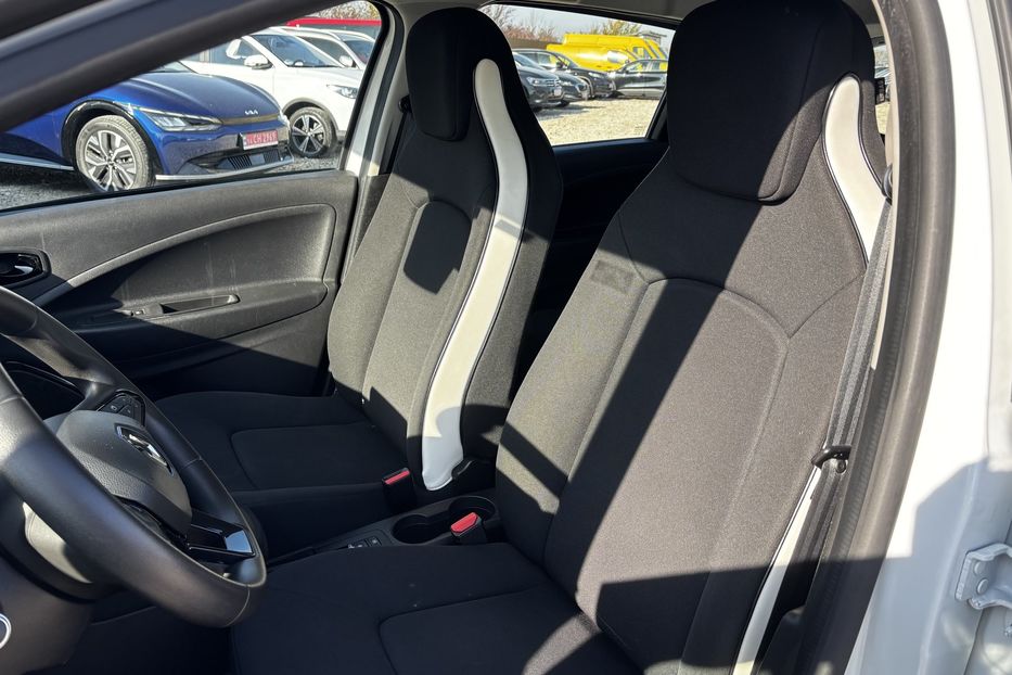 Продам Renault Zoe 51квт авто у Львові  2020 года в Львове