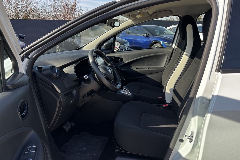 Продам Renault Zoe 51квт авто у Львові  2020 года в Львове