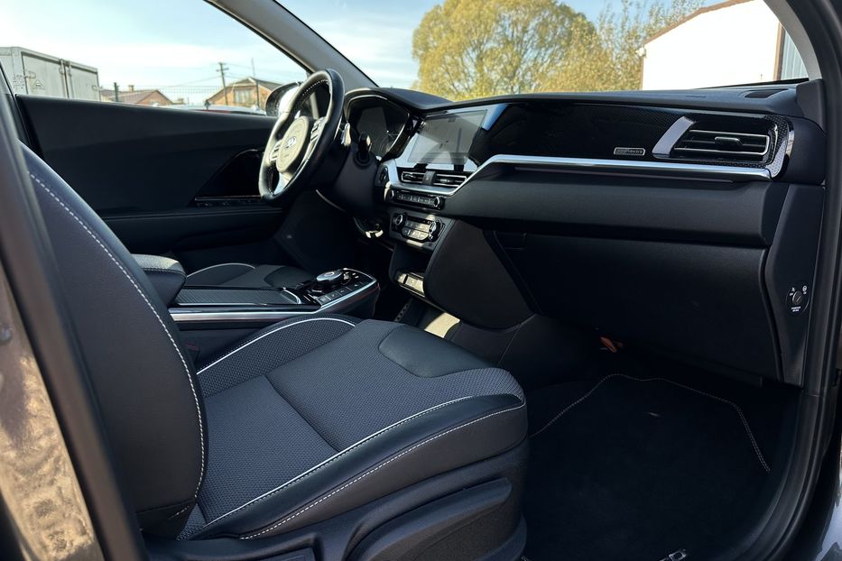 Продам Kia Niro 64кВтТепловийПідгрвсидінькерма 2021 года в Львове