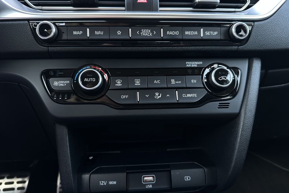 Продам Kia Niro 64кВтТепловийПідгрвсидінькерма 2021 года в Львове