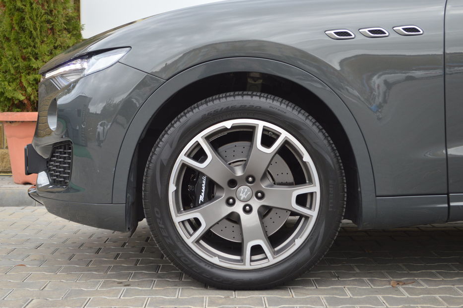 Продам Maserati Levante SQ4 2017 года в Одессе