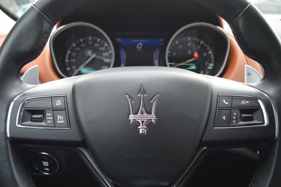 Продам Maserati Levante SQ4 2017 года в Одессе