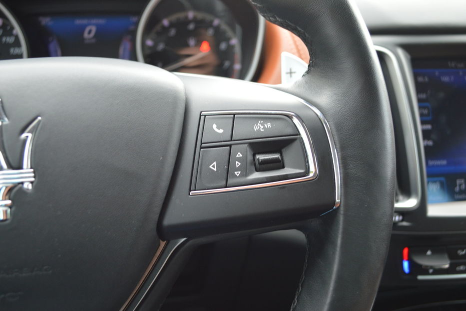 Продам Maserati Levante SQ4 2017 года в Одессе