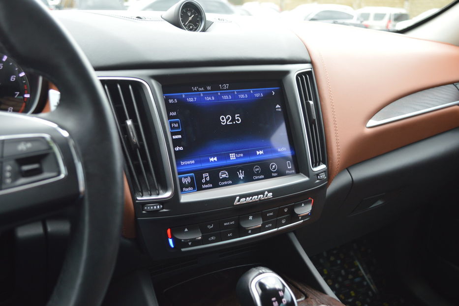 Продам Maserati Levante SQ4 2017 года в Одессе