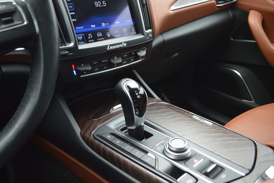 Продам Maserati Levante SQ4 2017 года в Одессе