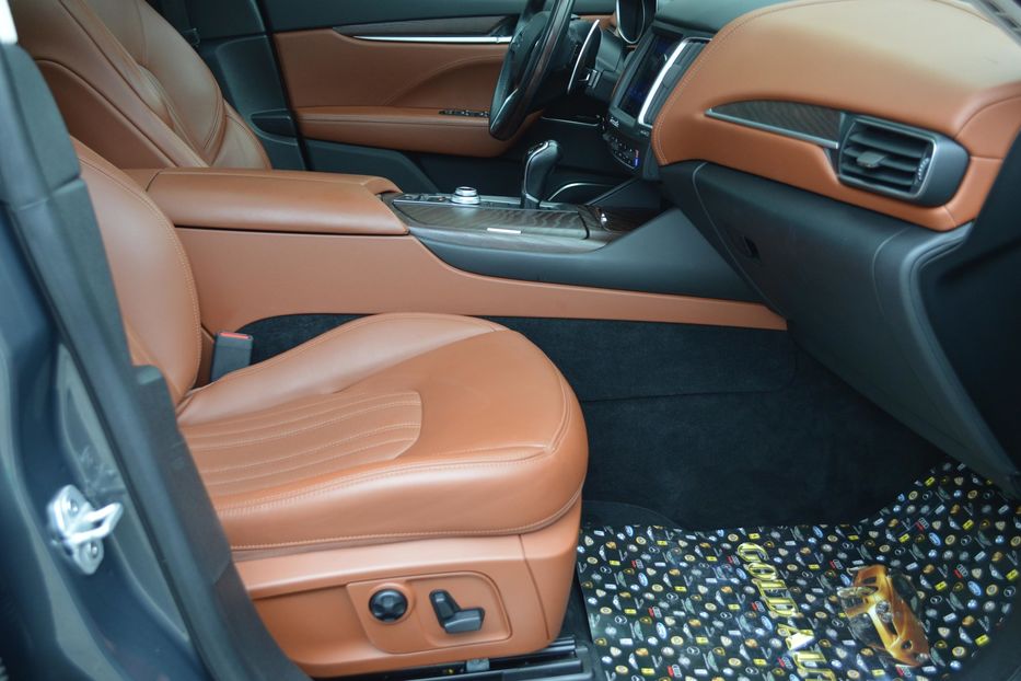 Продам Maserati Levante SQ4 2017 года в Одессе