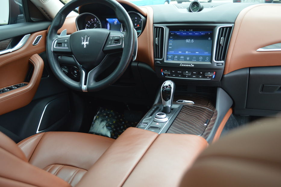 Продам Maserati Levante SQ4 2017 года в Одессе