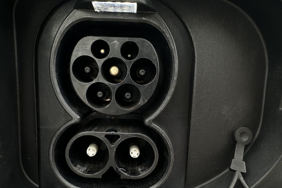 Продам Kia Niro 64кВтТепловийПідгрвсидінькерма 2021 года в Львове