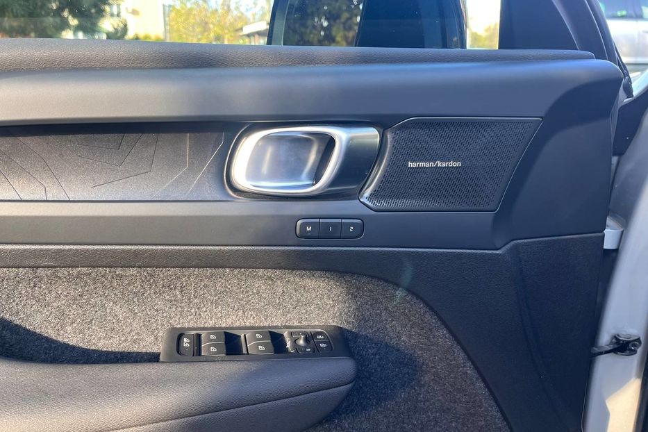 Продам Volvo A С40 RECHARGE 2023 года в Черновцах