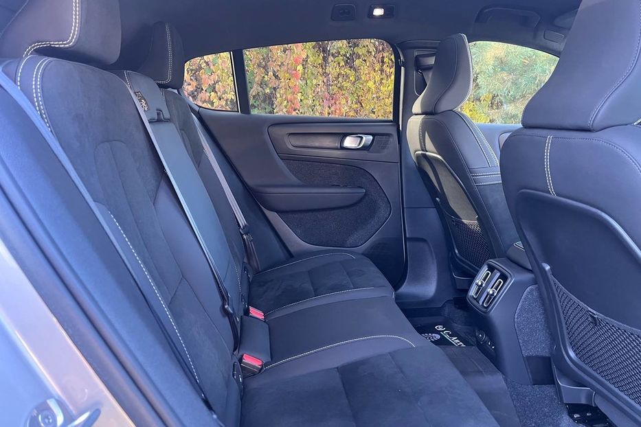 Продам Volvo A С40 RECHARGE 2023 года в Черновцах