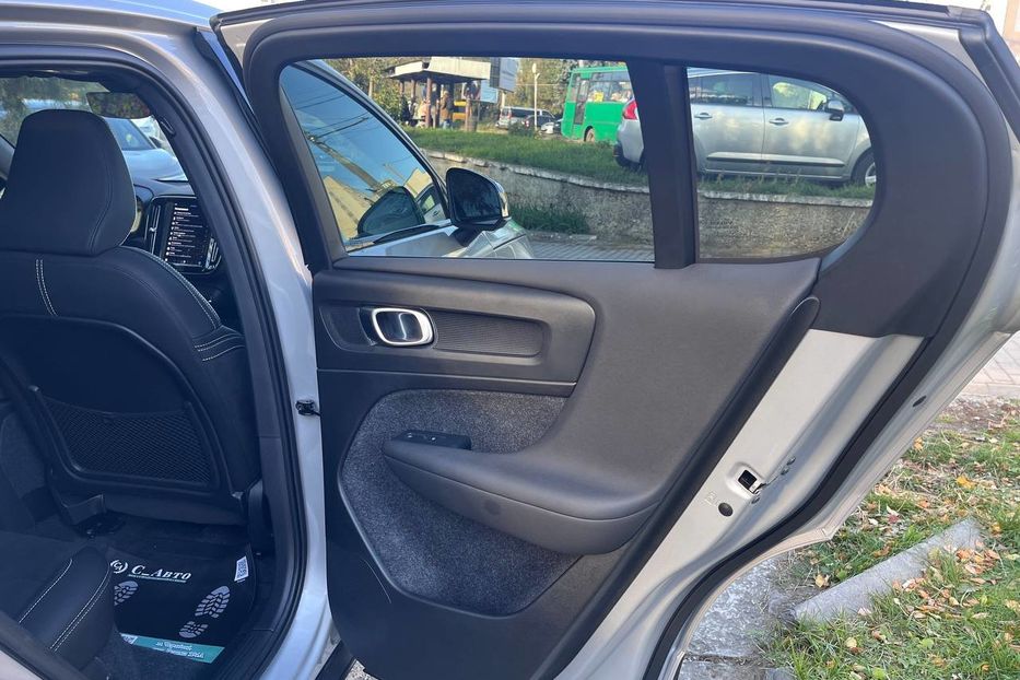 Продам Volvo A С40 RECHARGE 2023 года в Черновцах