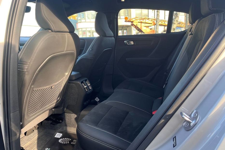 Продам Volvo A С40 RECHARGE 2023 года в Черновцах