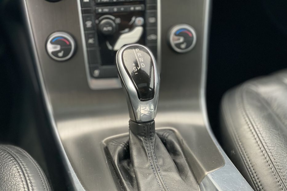 Продам Volvo S60 2013 года в Луцке