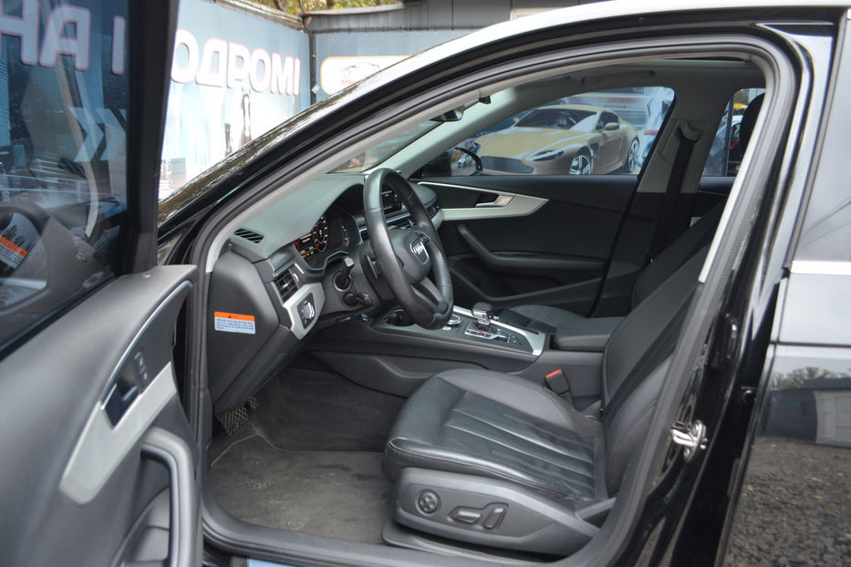 Продам Audi A4 TFSI S tronic (249 л.с.)  2016 года в Киеве