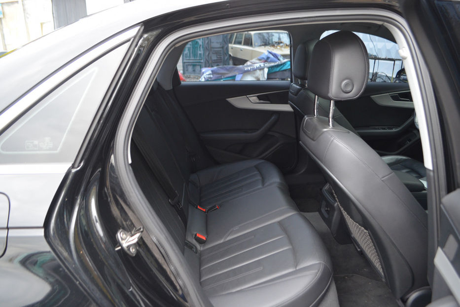 Продам Audi A4 TFSI S tronic (249 л.с.)  2016 года в Киеве