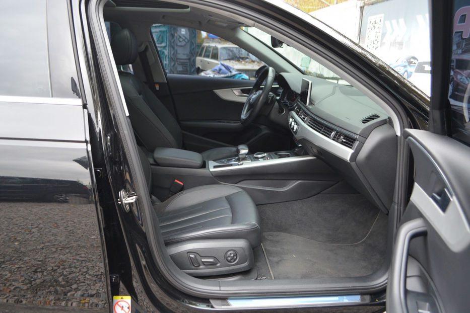 Продам Audi A4 TFSI S tronic (249 л.с.)  2016 года в Киеве