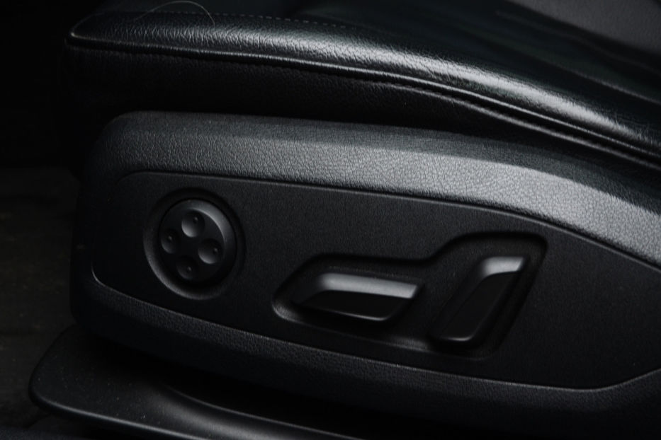 Продам Audi A4 TFSI S tronic (249 л.с.)  2016 года в Киеве