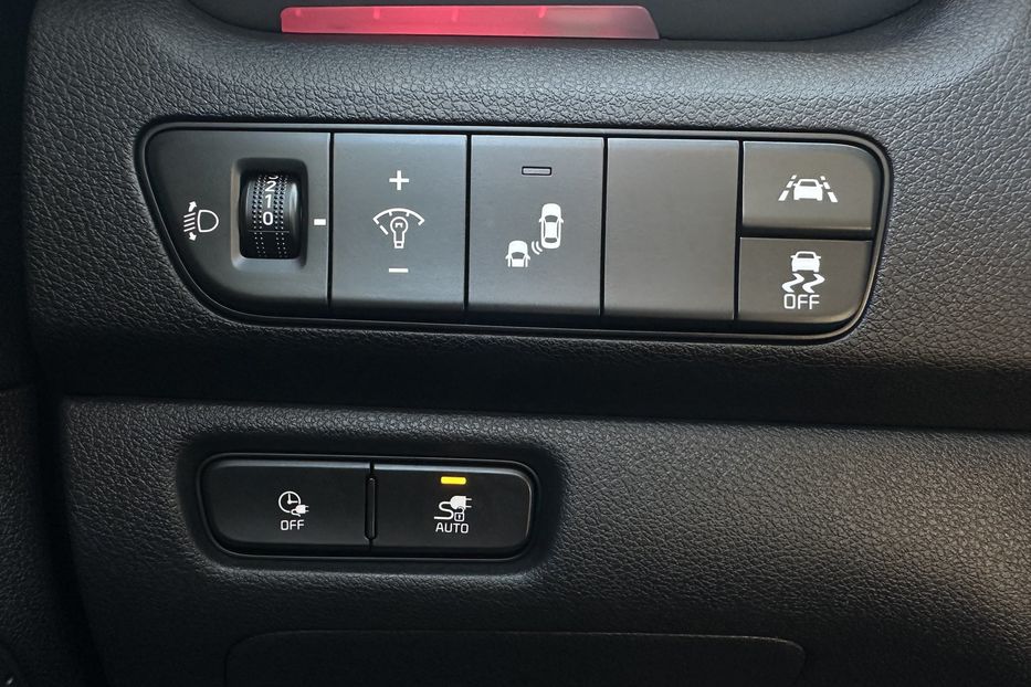 Продам Kia Niro 64кВт ЗАРЕЗЕРВОВАНО 2022 года в Львове