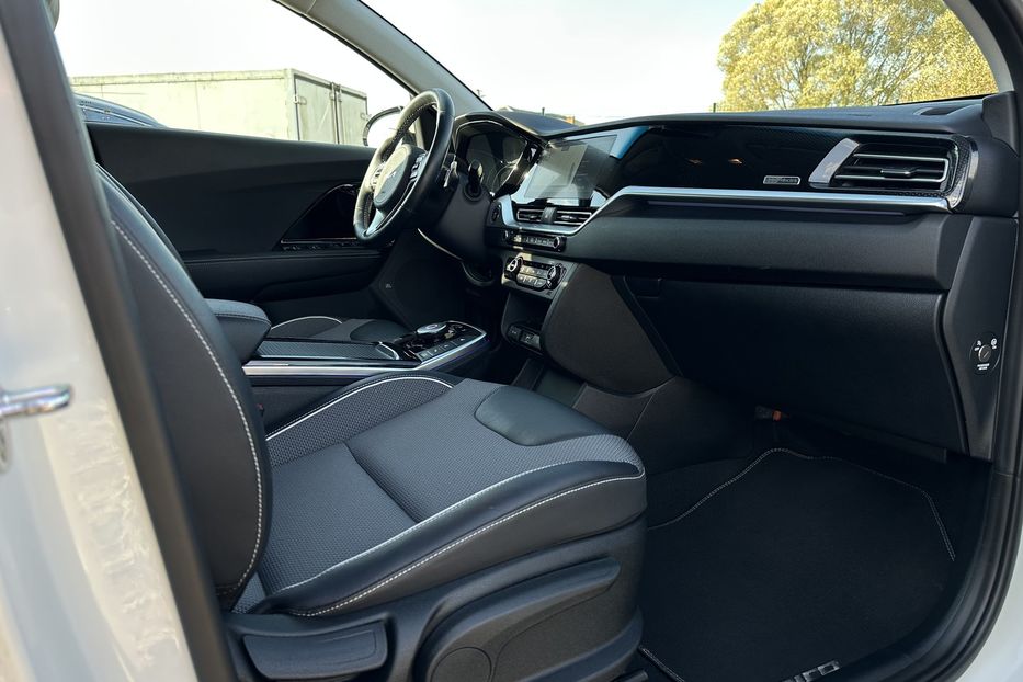 Продам Kia Niro 64кВт ЗАРЕЗЕРВОВАНО 2022 года в Львове