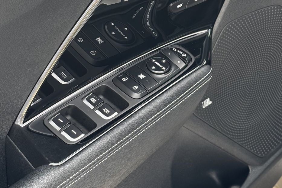 Продам Kia Niro 64 квт авто у Львові  2020 года в Львове